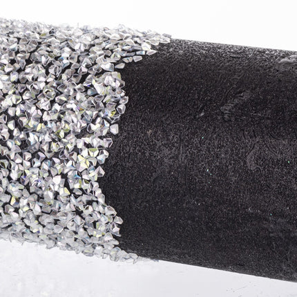 Cilindra svece ar dekoratīviem akmentiņiem Balta, rozā vai melna