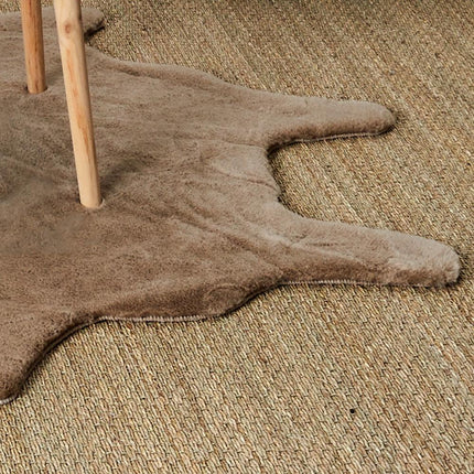 Paklājs dzīvnieka formā 120 × 158 cm – mīksts, dekoratīvs un silts interjera akcents