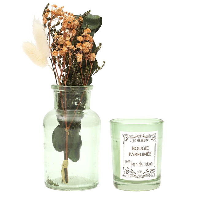 Aromātiska svece ar sausiem ziediem