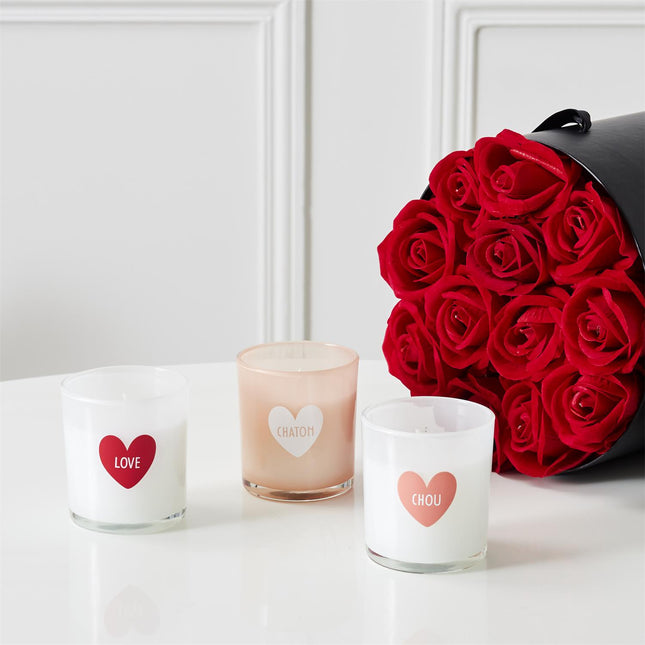 Aromātiskā svece “SIRDS” ar  pārsteigumu kaklarotu iekšpusē