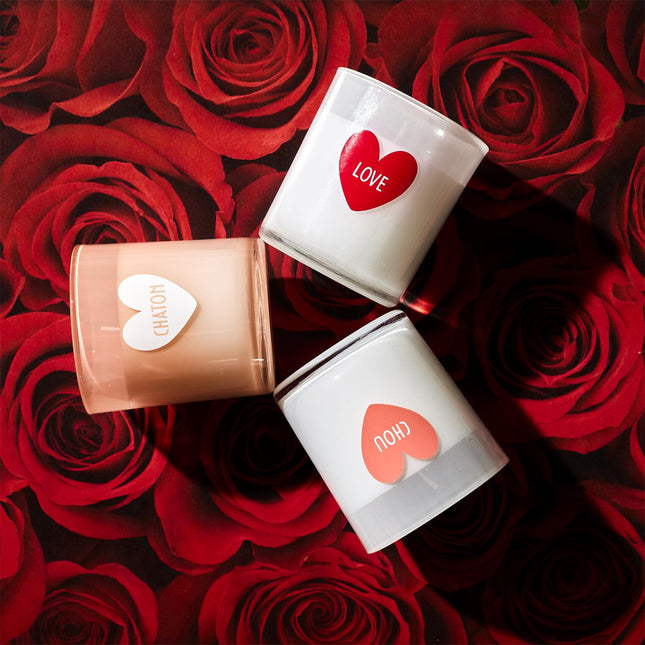 Aromātiskā svece “SIRDS” ar  pārsteigumu kaklarotu iekšpusē