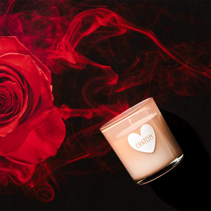 Aromātiskā svece “SIRDS” ar  pārsteigumu kaklarotu iekšpusē