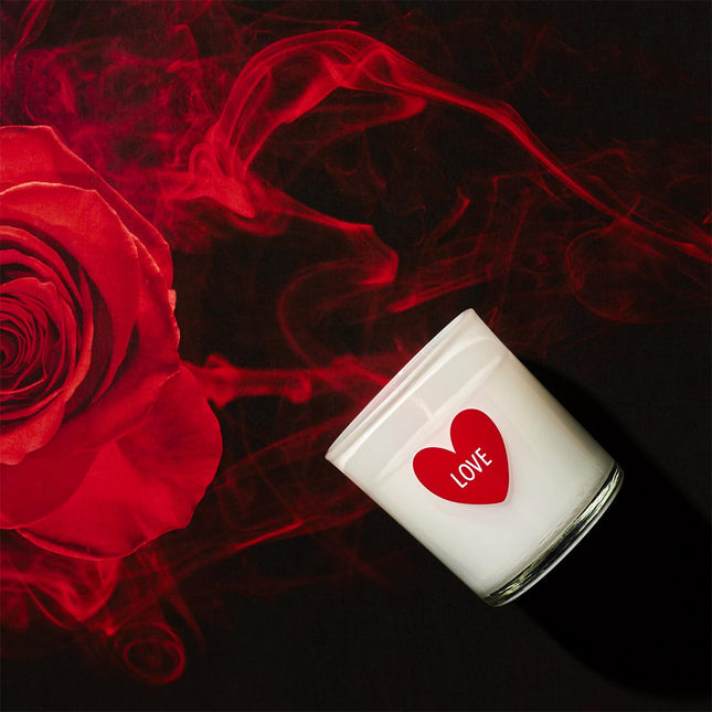 Aromātiskā svece “SIRDS” ar  pārsteigumu kaklarotu iekšpusē