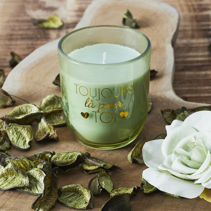 Aromātiskās sveces un dekoratīvās rozes dāvanu komplekts “Tout L’Amour”