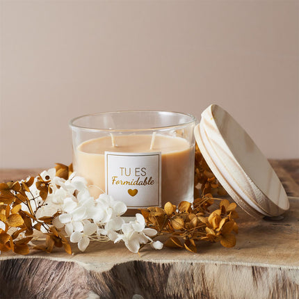 Aromātiskās sveces dāvanu komplekts “Tout l’Amour” – ar ziedu dekoru un koka vāciņu