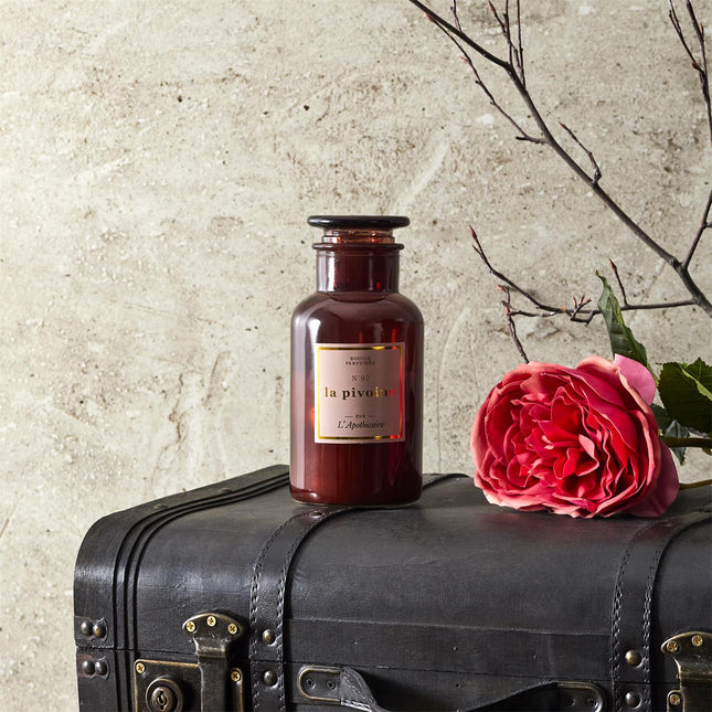 Aromātiskā svece “L’Apothicaire” – vintage stikla pudelīte (16.5 cm)