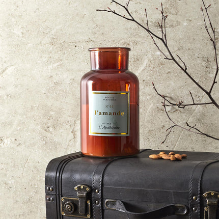 Aromātiskā svece “L’Apothicaire” – L’Amande (Mandele), 25 cm