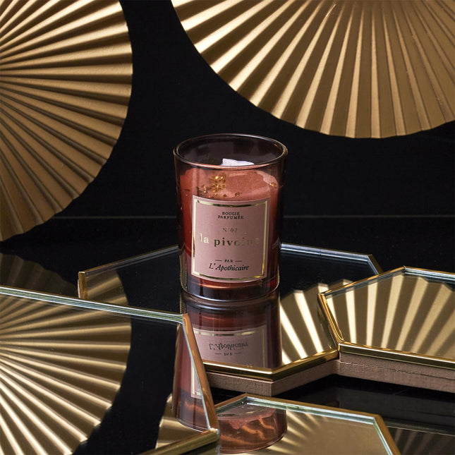 Mini aromātiskā svece ar dekoratīviem akmentiņiem “L’Apothicaire” – 6.5 cm (vairāki aromāti)