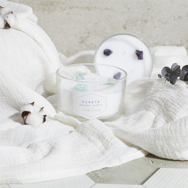 Aromātiska svece ar dekoratīviem akmeņiem