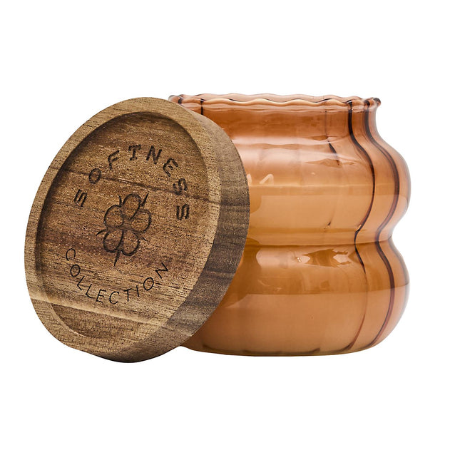 Aromātiskā svece ar koka vāciņu