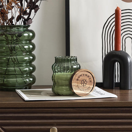 Aromātiskā svece ar koka vāciņu