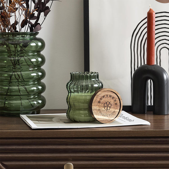 Aromātiskā svece ar koka vāciņu