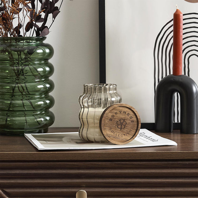 Aromātiskā svece ar koka vāciņu