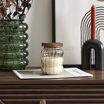 Aromātiskā svece ar koka vāciņu