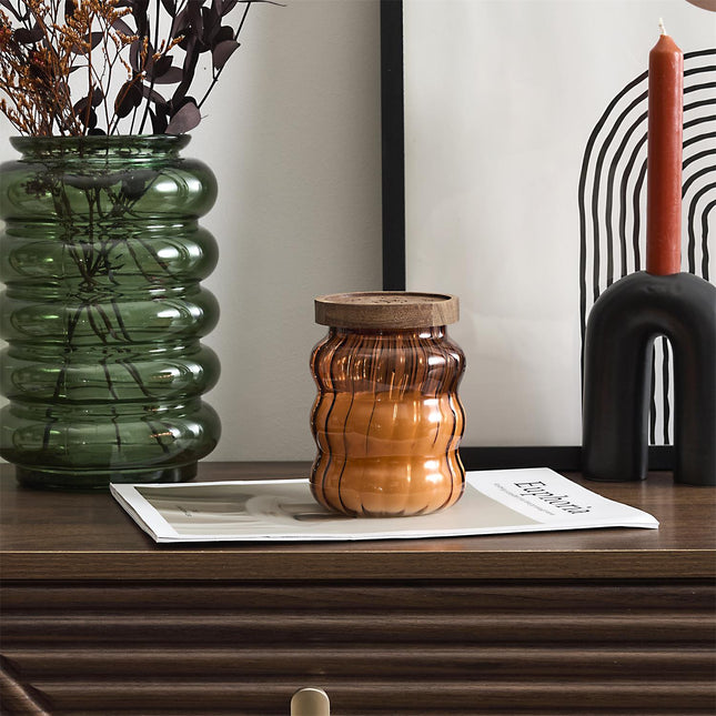 Aromātiskā svece ar koka vāciņu