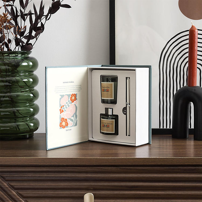Dāvanu komplekts “Voyage Floral” – aromātiskā svece + difuzors