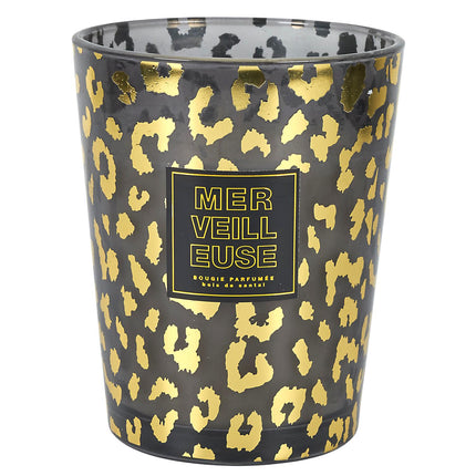 Aromātiskā svece “Leopard” stikla vāzē 16 cm – Sandalkoks, Pūderīgs aromāts & Ambra