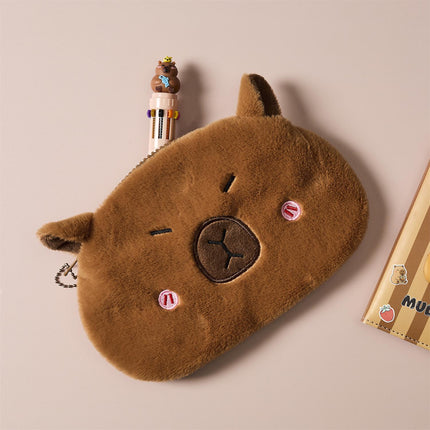 Capybara pūkains penālis, maciņš brūns 22 × 14 cm