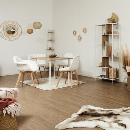 Metāla un koka plaukts ar asimetriskiem nodalījumiem