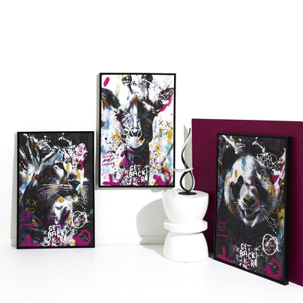 Krāsaina leoparda auduma glezna ar reljefu – 60x90 cm, melns rāmis