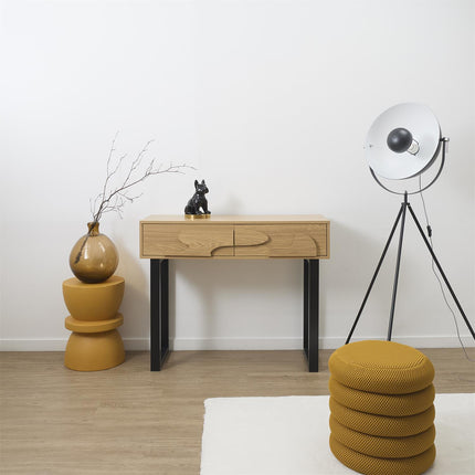 Konsoles galds ar atvilktnēm