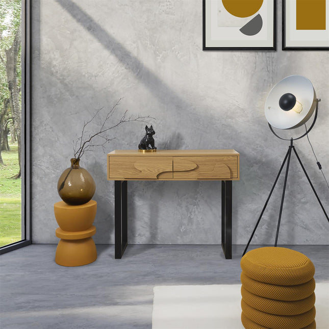 Konsoles galds ar atvilktnēm