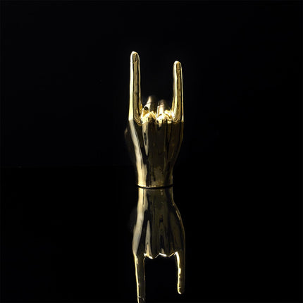 Keramikas dekoratīvā figūra – zelta rokas žests
