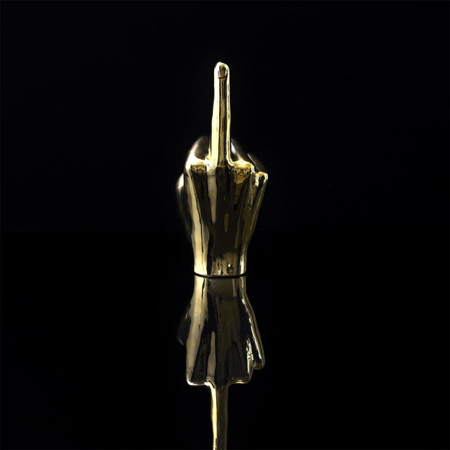 Keramikas dekoratīvā figūra – zelta rokas žests