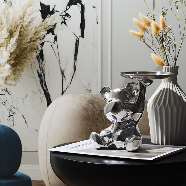 Keramikas lācīša figūra ar paplāti