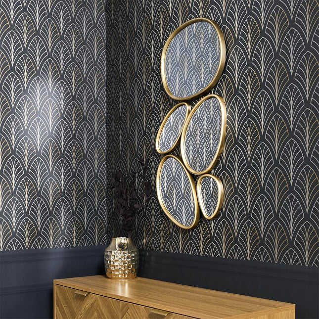 Dekoratīvo spoguļu komplekts ar zelta rāmi