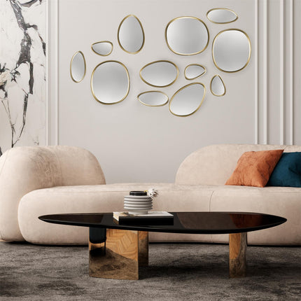 Dekoratīvo spoguļu komplekts ar zelta rāmi