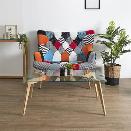 Kafijas galdiņš ar stikla virsmu un koka kājām