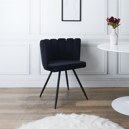 Velveta krēsls ar metāla kājām