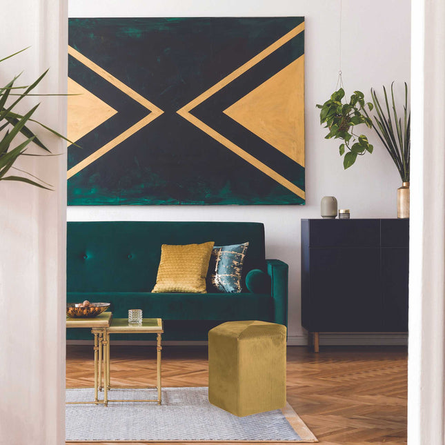 Velūra pufs Giula – silts akcents modernam interjeram