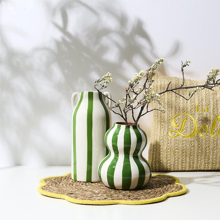 Dolce Vita keramikas vāze ar svītrām – H22,5 cm, 4 krāsas