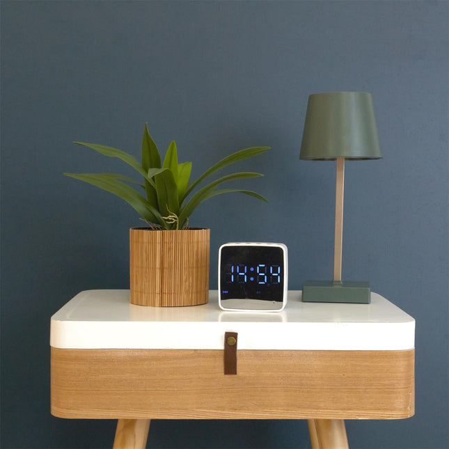 Spoguļpulkstenis ar Bluetooth skaļruni