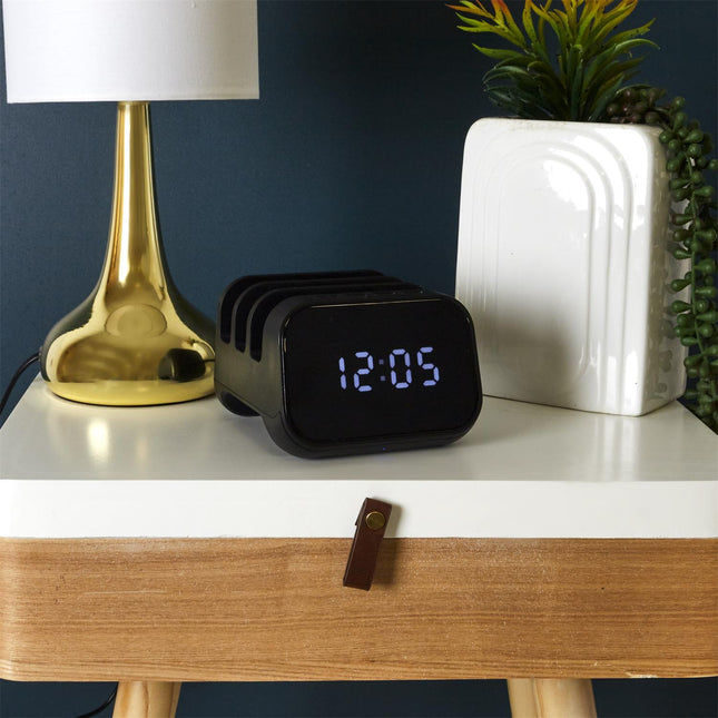 Modinātājpulkstenis ar 3 ierīču uzlādes staciju