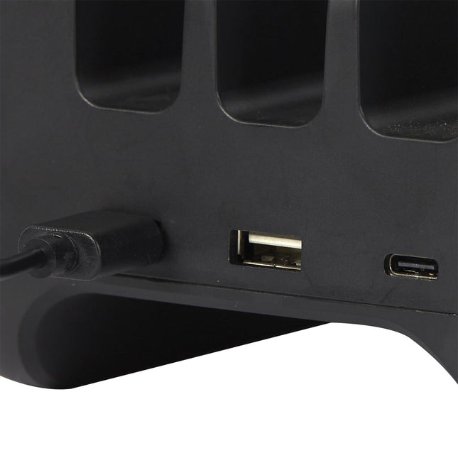 Modinātājpulkstenis ar 3 ierīču uzlādes staciju