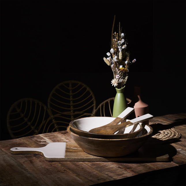 Servēšanas dēlītis no mango koka ar glancētu pārklājuma akcentu