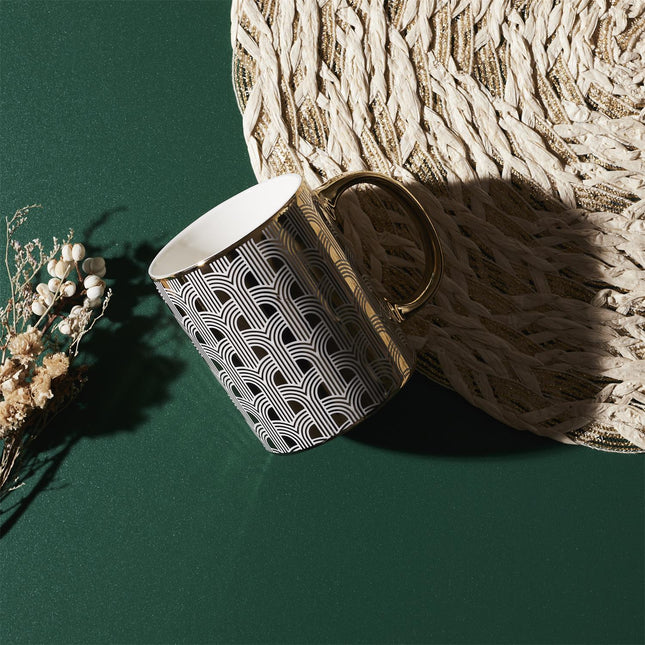 Keramikas krūze ar zelta rakstu – 300 ml