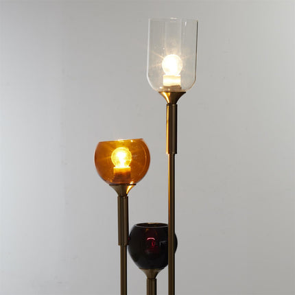 Stāvlampa ar 3 stikla kupoliem – zelta metāla dizains, 150 cm