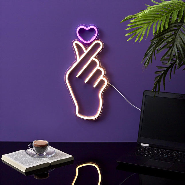 LED neona efekta lampa “Love Sign” – rokas žests ar sirdi