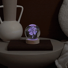 Stikla kristāla bumbiņa ar krāsu mainošu LED apgaismojumu