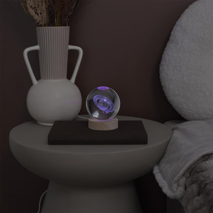 Stikla kristāla bumbiņa ar krāsu mainošu LED apgaismojumu