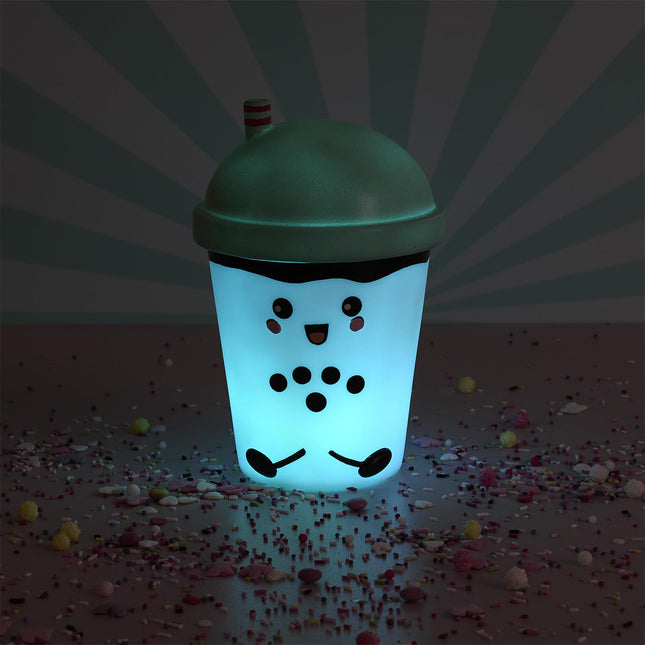 Naktslampiņa “Kawaii Bubble Tea” ar krāsu maiņu – mīksta un spaidāma