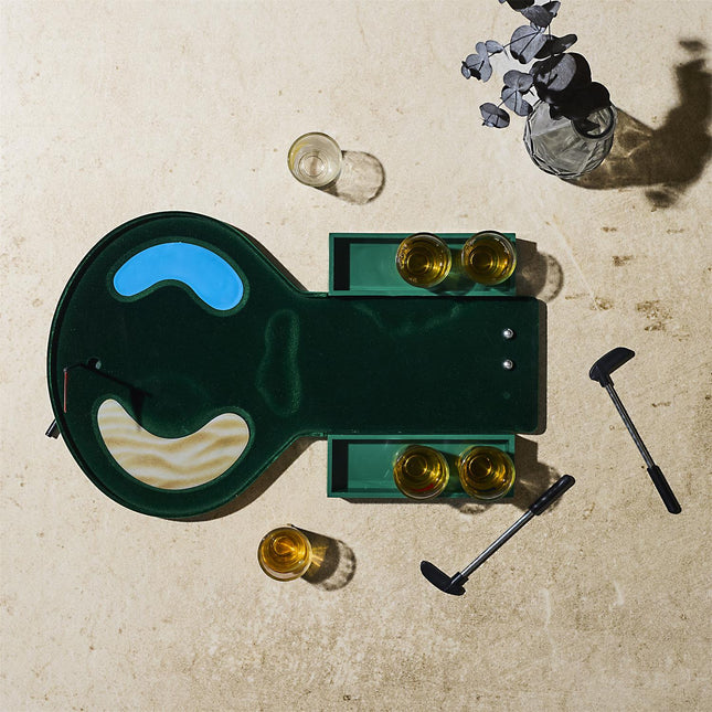 Mini golfa spēle ar glāzītēm – ballītēm un jautrībai