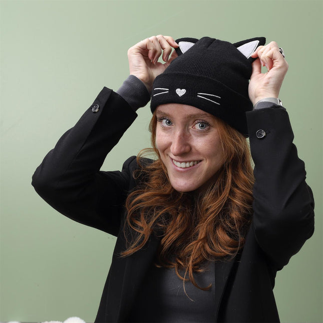 Adīta cepure ar kaķa ausīm