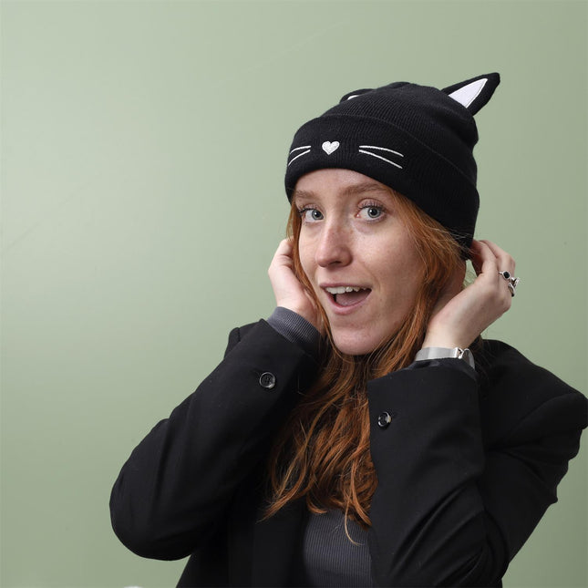 Adīta cepure ar kaķa ausīm