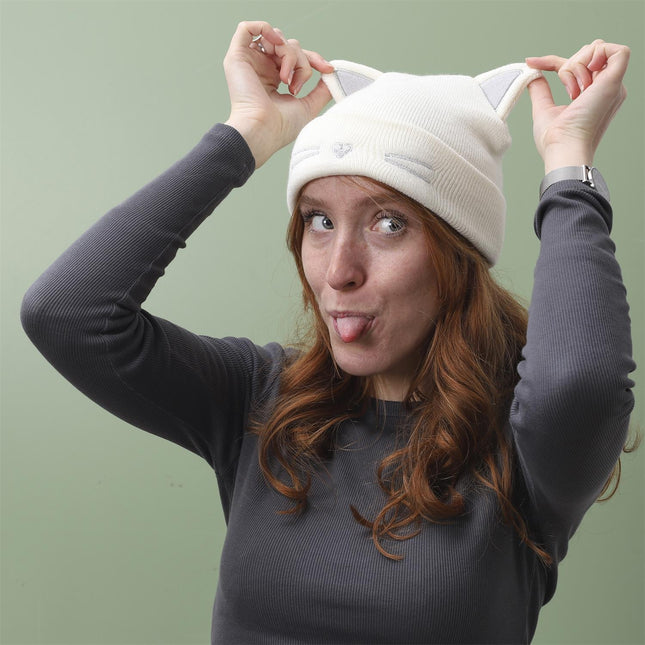 Adīta cepure ar kaķa ausīm