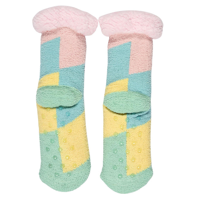 Mājas zeķes ar pretslīdes zolīti – mīkstums un drošība katram solim